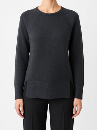 Maglia Paola Burani Raglan con Spacchetti Nero indossata, davanti