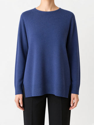 Maglia Paola Burani Girocollo con Spacchetti Blu indossata, davanti